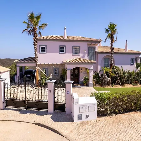 Villa In With Pool