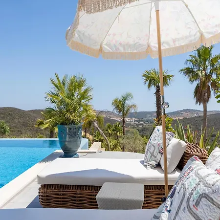 Villa In With Pool *